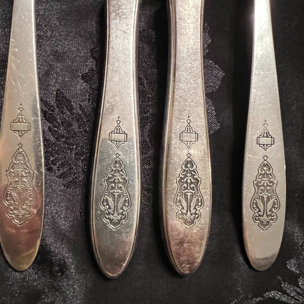 Oneida Community Complete Set "Bird of Paradise"  60 Piece Flatware Set. 1923